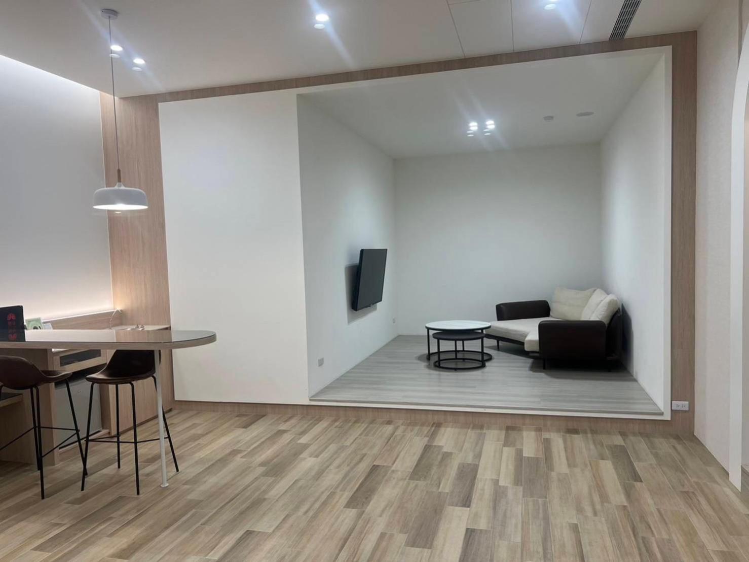 Chateau Boutique Motel Taichung Esterno foto