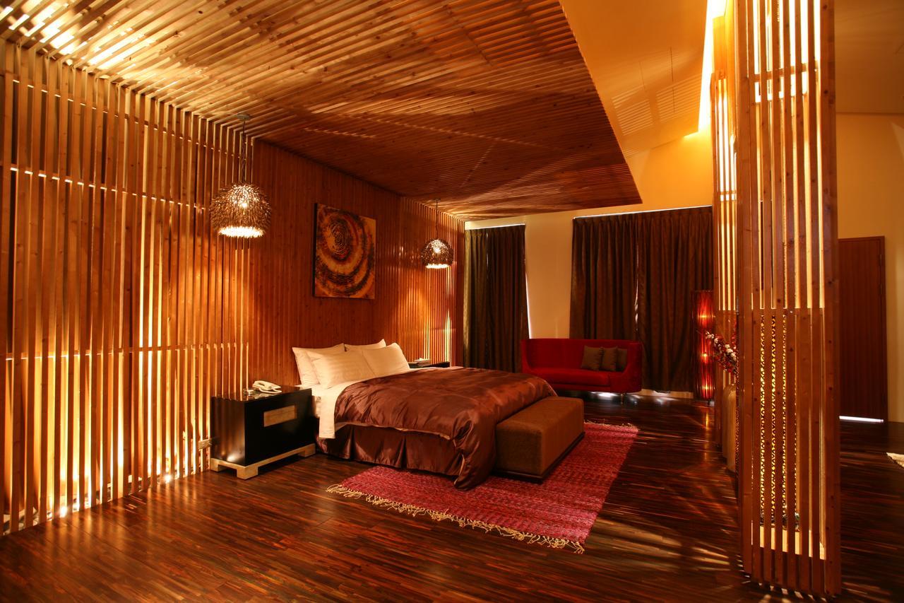 Chateau Boutique Motel Taichung Esterno foto