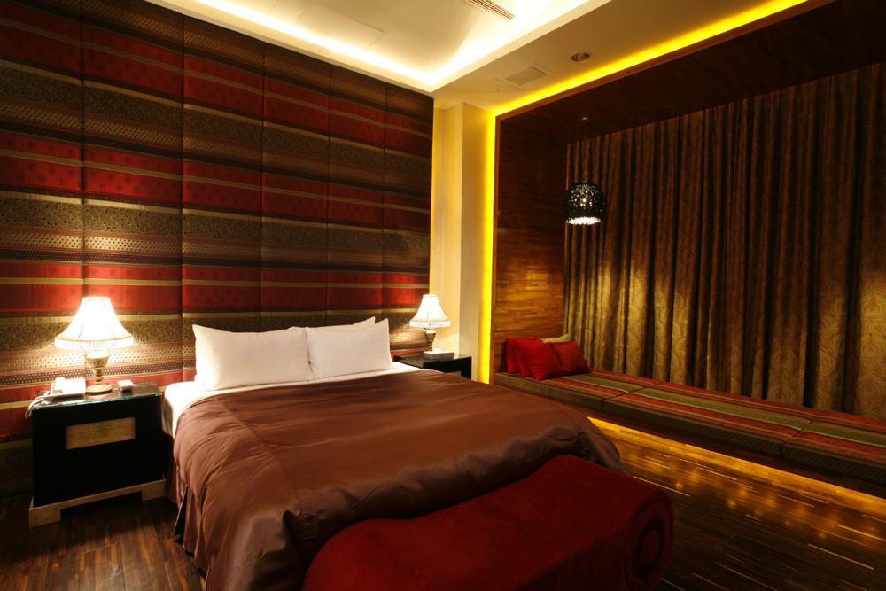 Chateau Boutique Motel Taichung Esterno foto