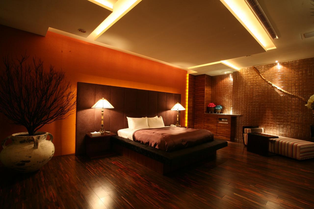 Chateau Boutique Motel Taichung Esterno foto