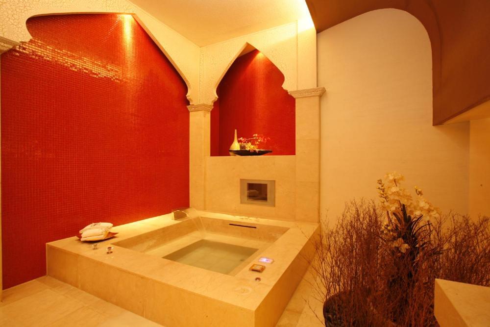 Chateau Boutique Motel Taichung Esterno foto