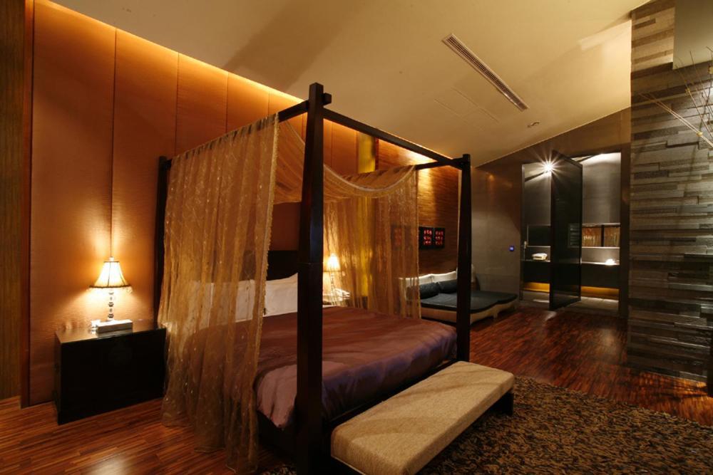 Chateau Boutique Motel Taichung Esterno foto